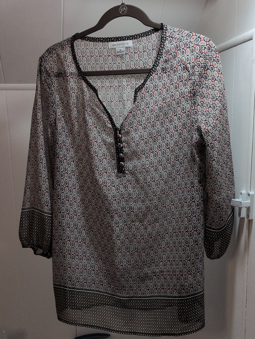 Liz Claiborne Pink and Black Geometric V‑Neck Tunic